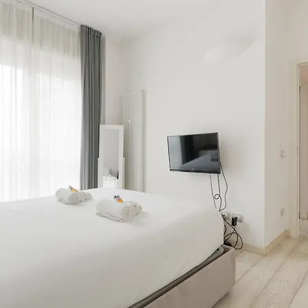 Porta Genova - Voghera - Bilocale Con Balcone Apartament